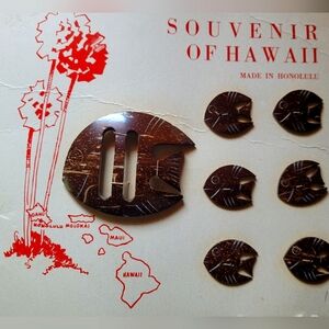 Vintage Hawaiian Buttons with Belt clip